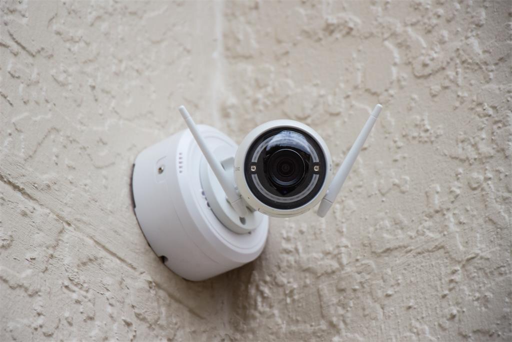 Kakva je nadzorna kamera idealna za vašu kuću ili stan?