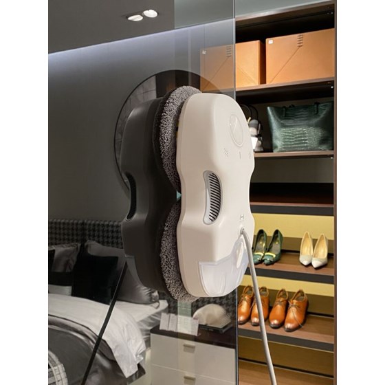 HUTT WINDOW CLEANING ROBOT C65